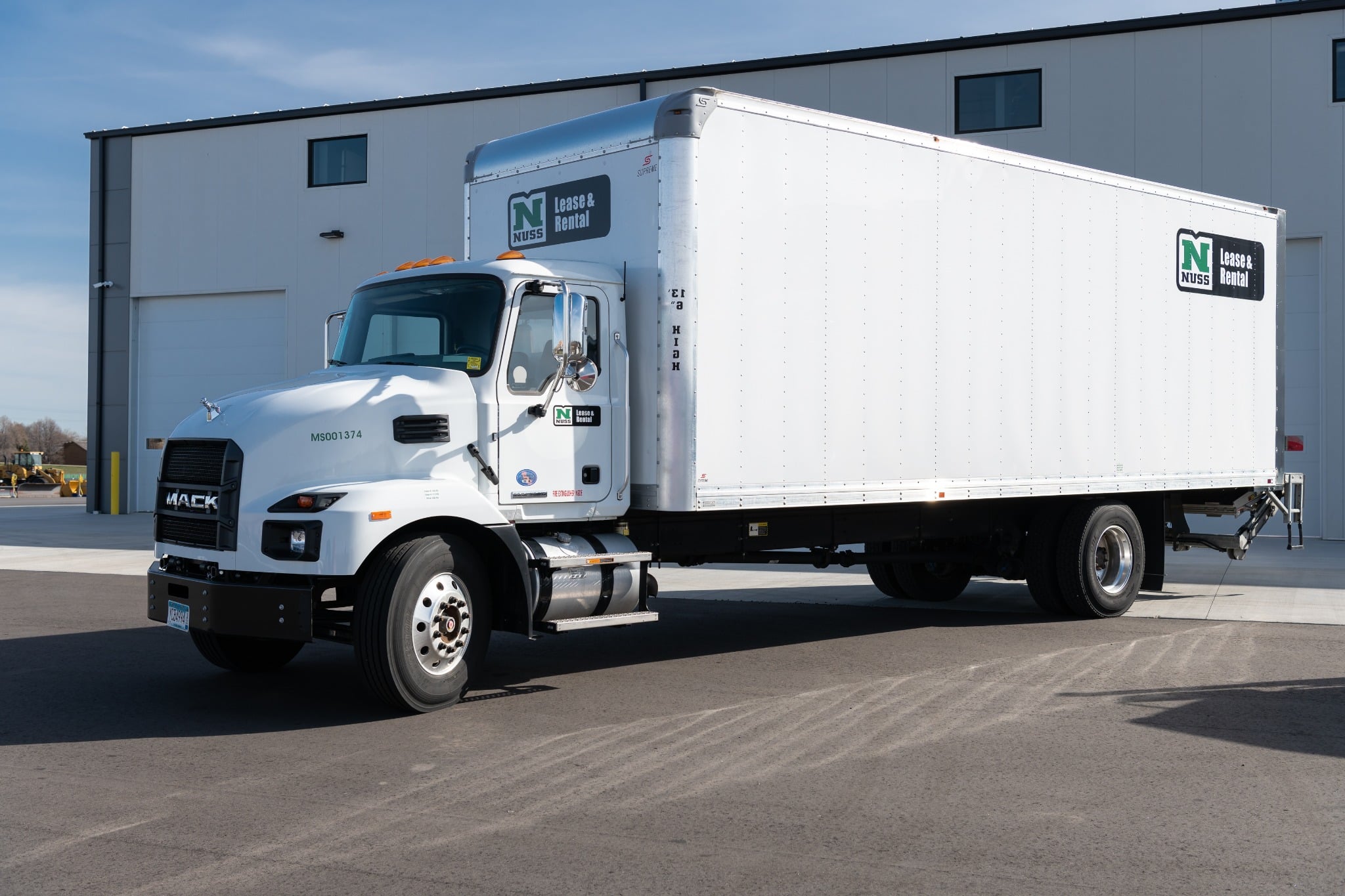 Nuss Lease & Rental Mack MD box truck with liftgate